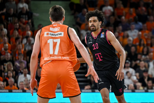 中国足球的 中国足球的