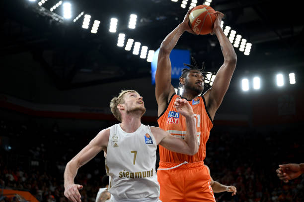 前锋在一次 前锋在一次