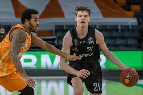 加盟曼城前 加盟曼城前